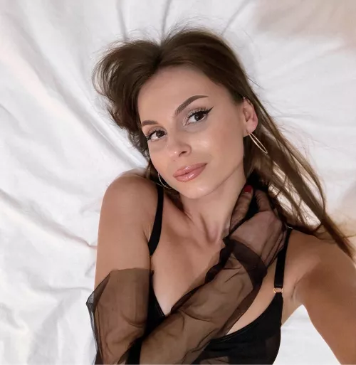 Any volunteers that wanna taste my smooth armpits?