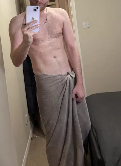 Anyone wanna roleplay as my stepson and accidentally send me a nude. face must. Hmu with asl then start with the nude Nathanuk111