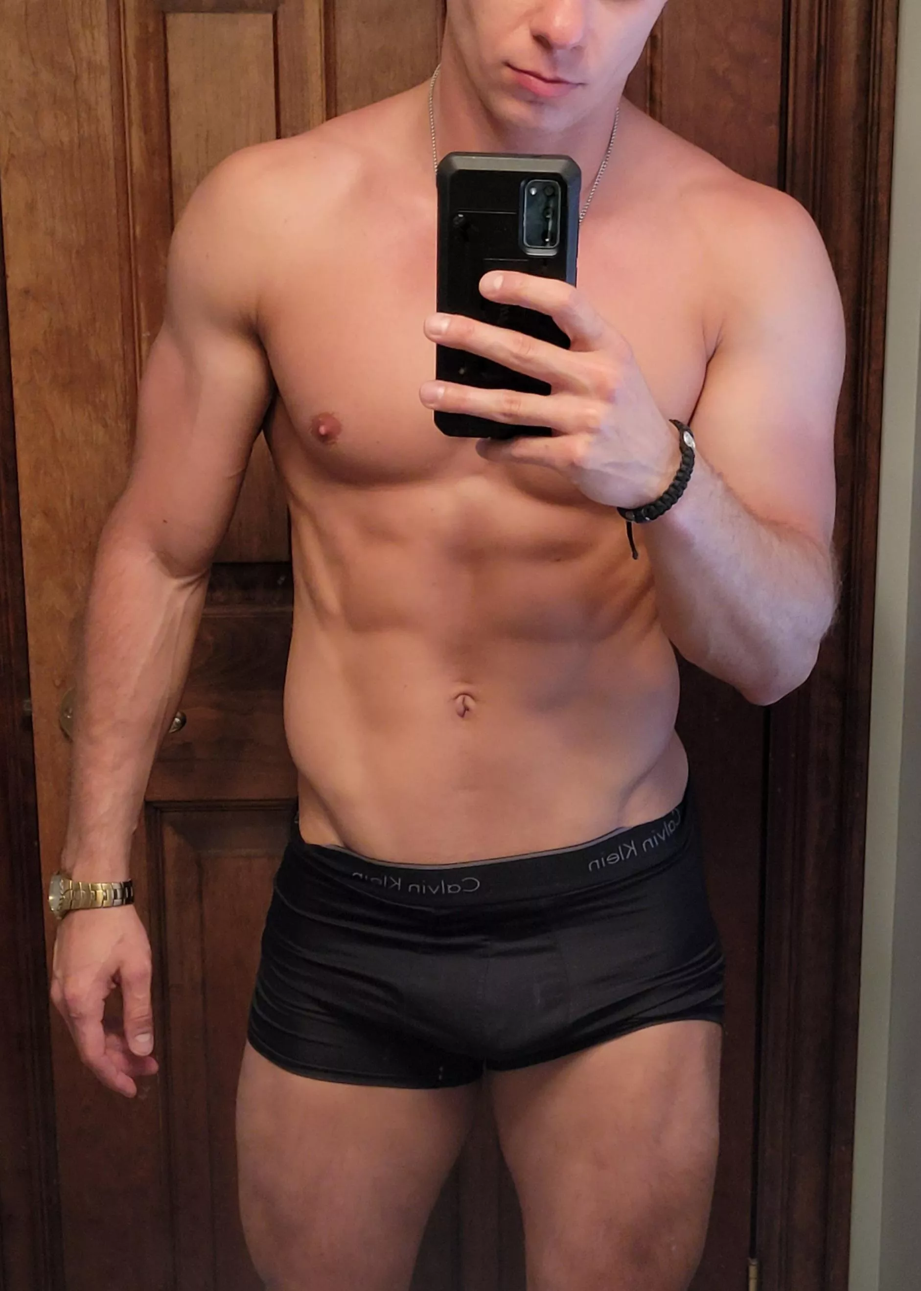 Can I leave the watch ⌚️ on?