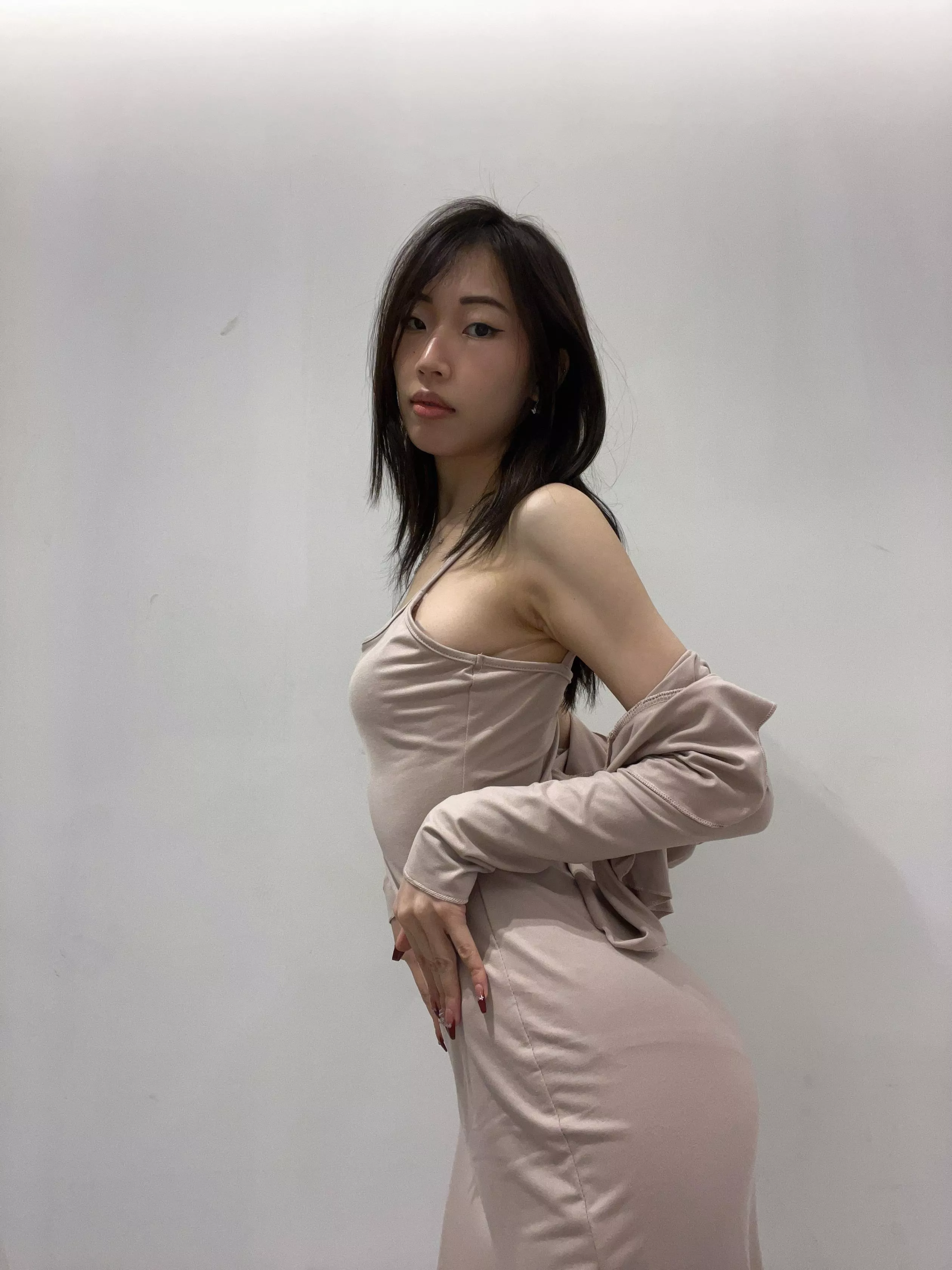 Can we watch some anime while you massage me ?