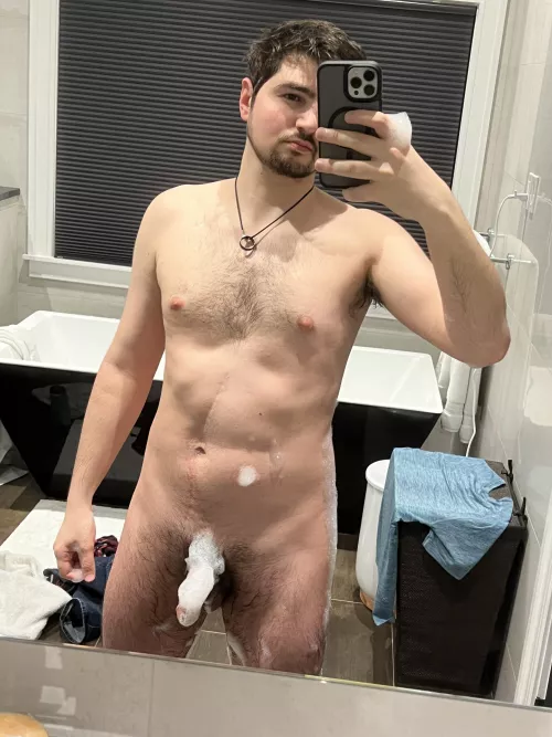 Does anyone actually like baths? I was in there for a few minutes and I was just bored and hot lol