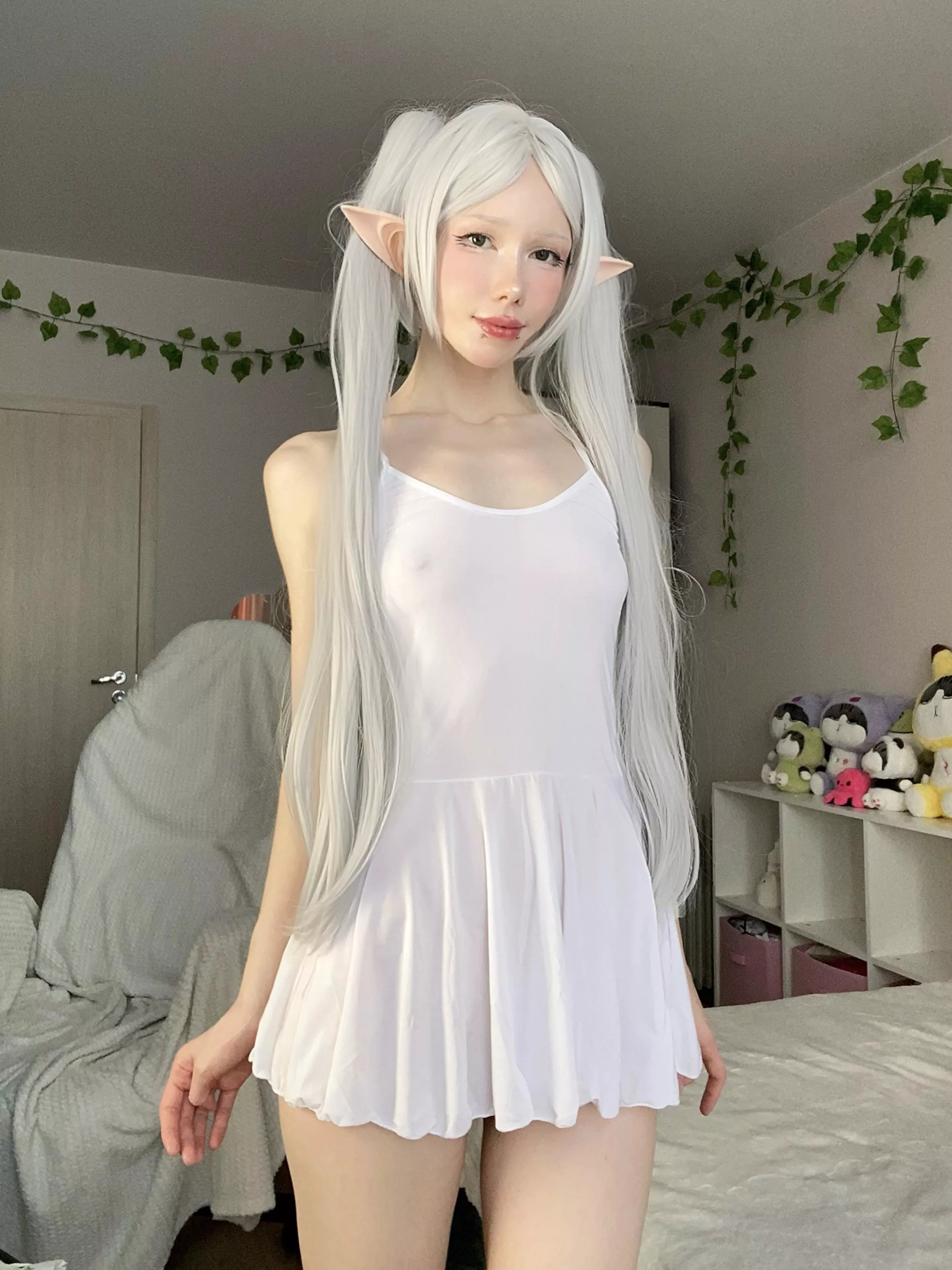 Frieren (anime Frieren Beyond Journey's End) by PieWaifu