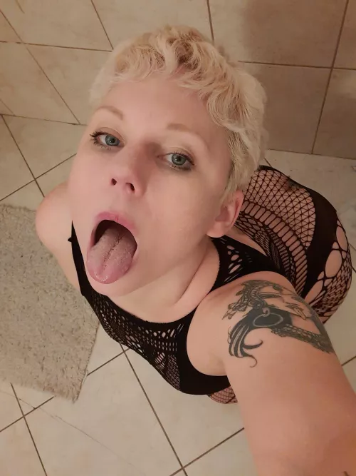 Give it to me please💦