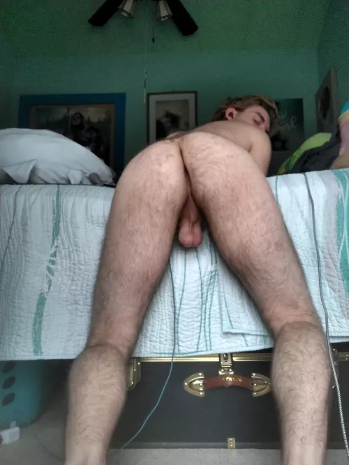 Hairy cheeks for the men