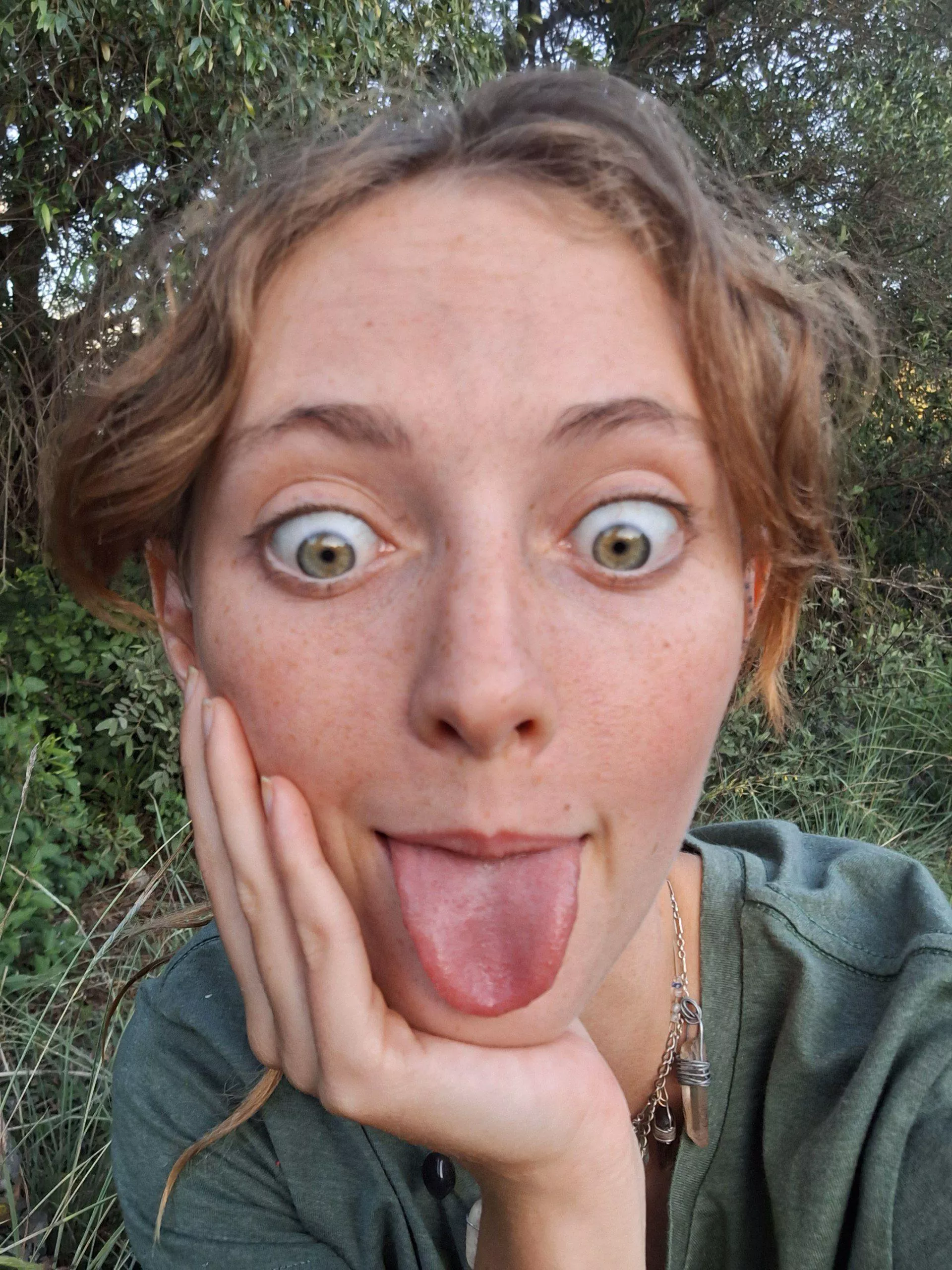 hehe, sticking out my tongue, cuz u cant resist these eyes F18