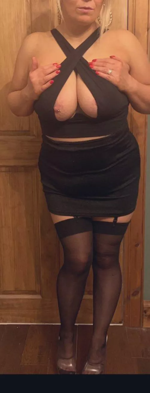 How my wife dressed up at the bar last night, she didn’t mind one bit that her big tits kept popping out, she loves when guys are staring at her when I’m with her, it gets her pussy soaking wet