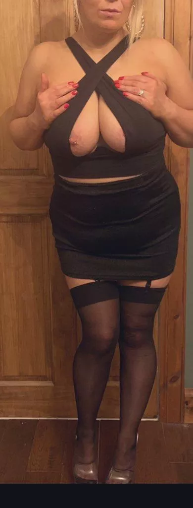 How my wife dressed up at the bar last night, she didn’t mind one bit that her big tits kept popping out, she loves when guys are staring at her when I’m with her, it gets her pussy soaking wet