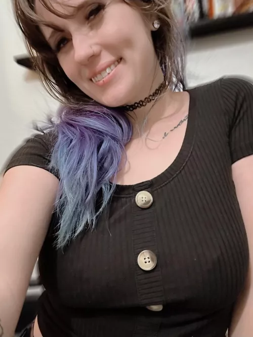 I feel like this shirt is just made to be worn without a bra, love love love stares