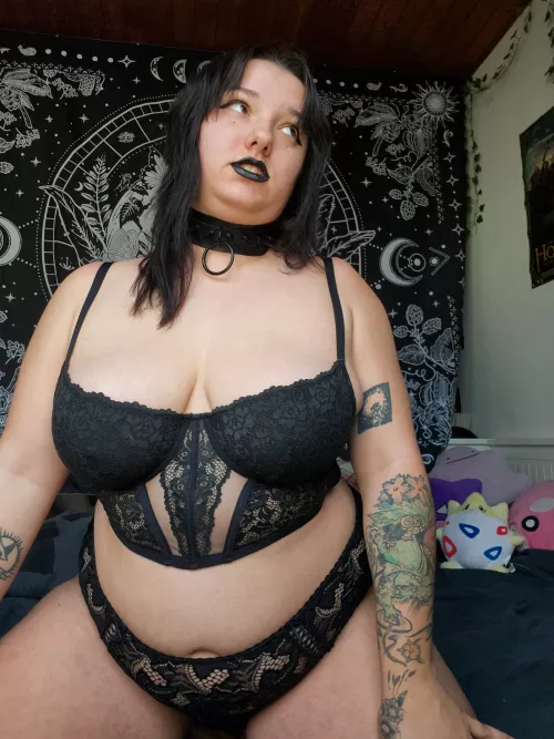 i genuinely love my curves