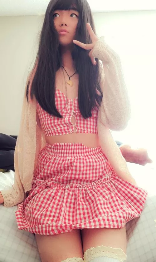 i need to learn how to pose loll 😖