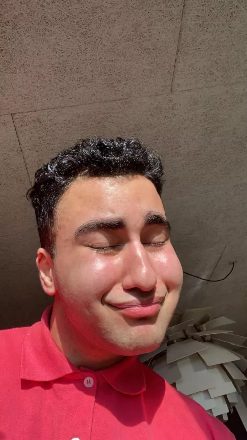 I play league of legends and i’m looking for a friend 