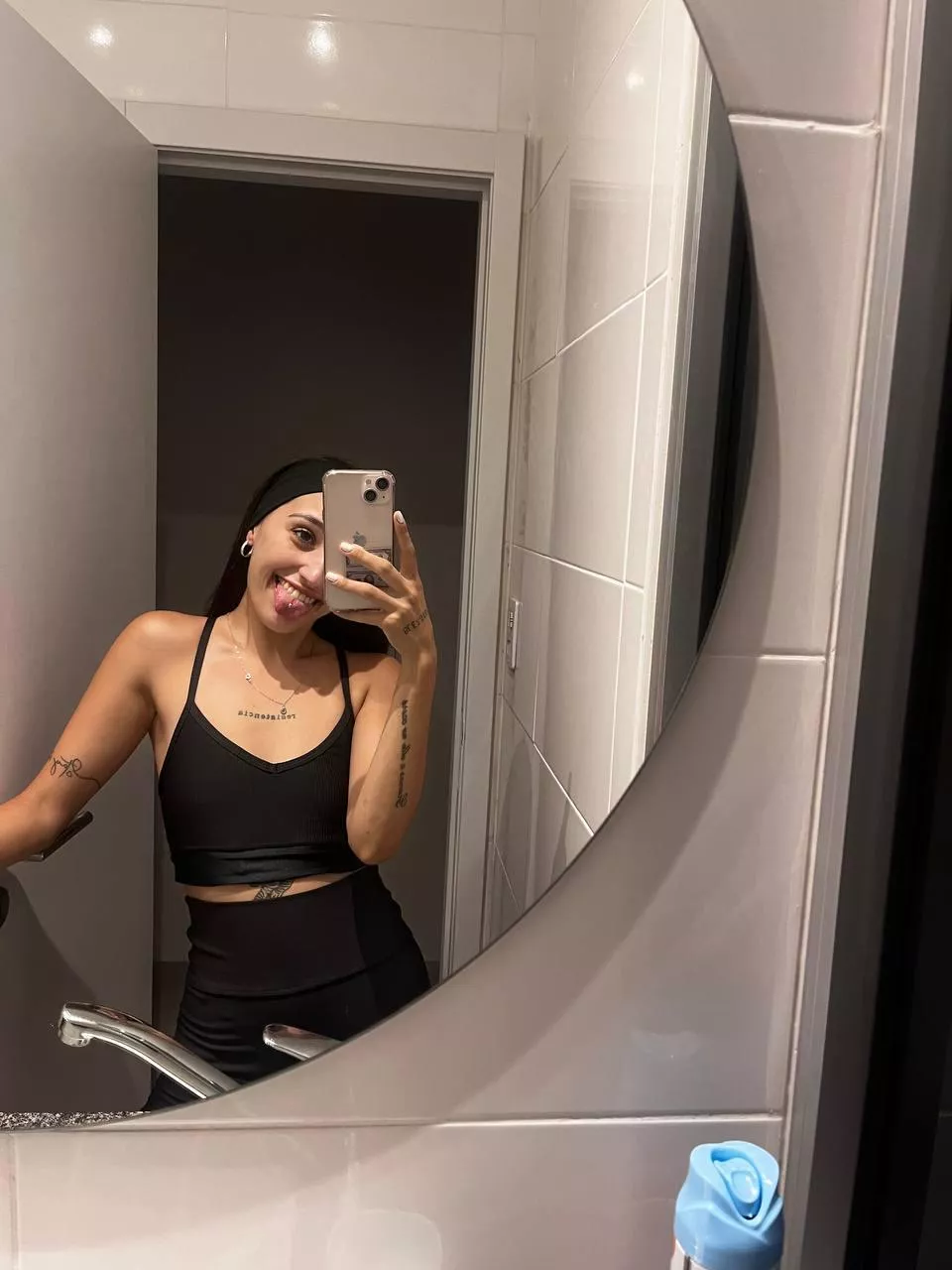 I want to get so loud in the bed room w u