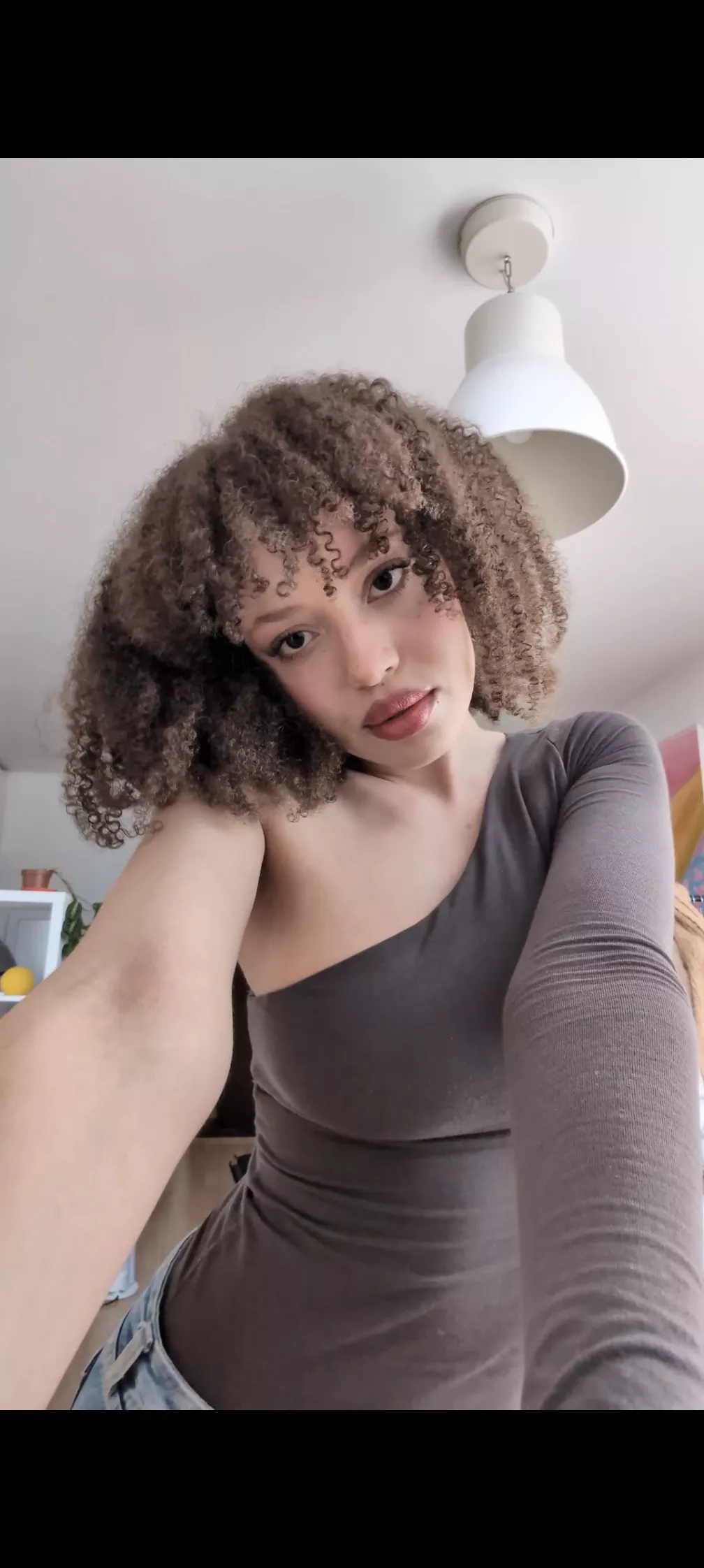 Looking at you like this before I...