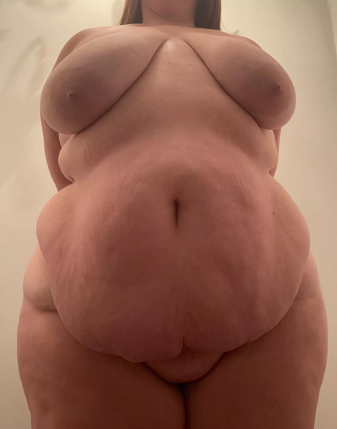 People have been asking for more tummy, so here it is 🙈🙈🙈