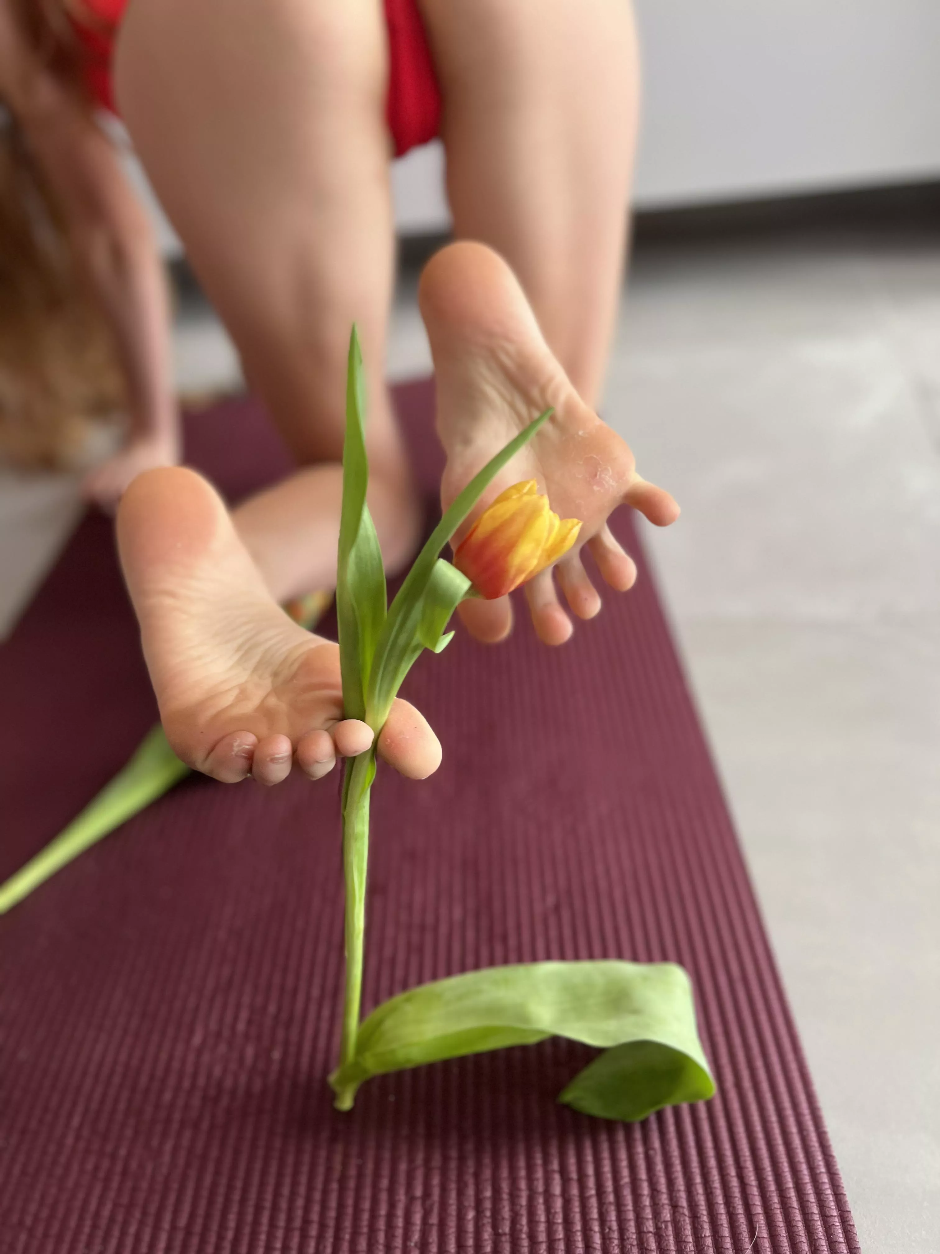 pick my flower with tounge 
