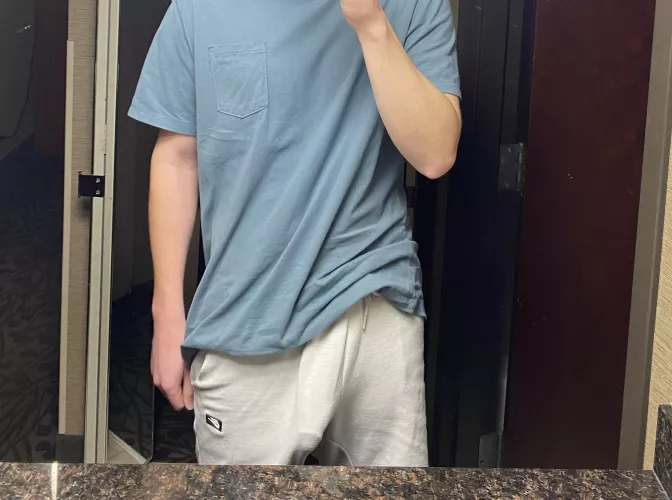 Should I wear grey sweatpants more often? 