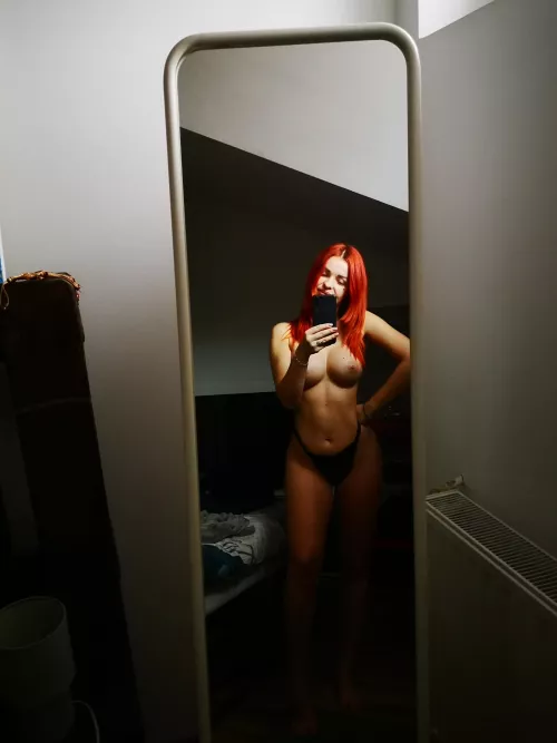 The light makes it so artsy. Still, you can cover me with your load