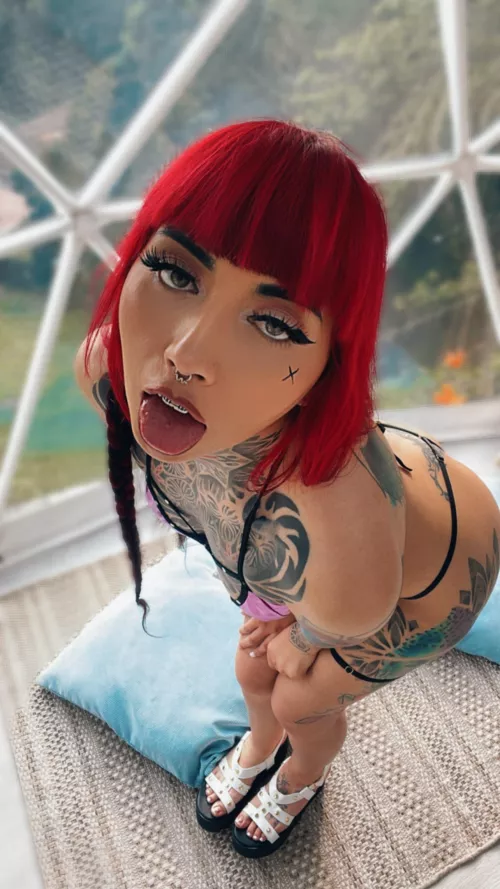 this redhead wants you to fxck 😈