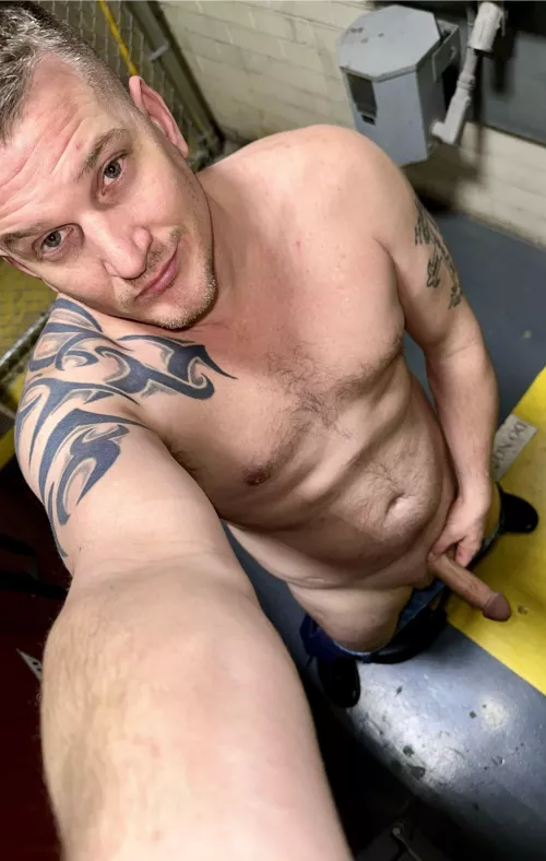 Trying to hold my nut back 😈😈