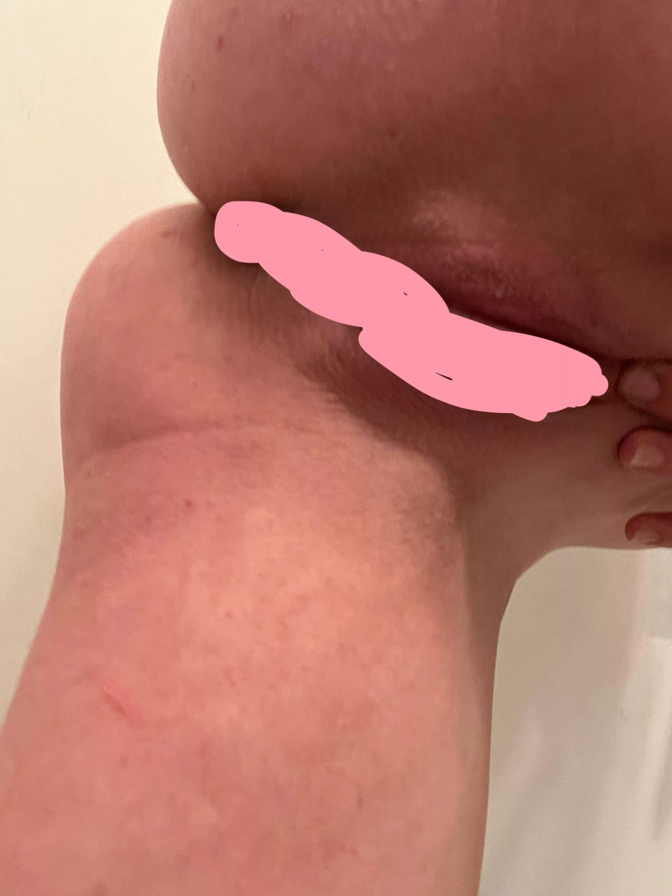 Uncensored nudes on my wall … I’m horny let’s sext ;) 