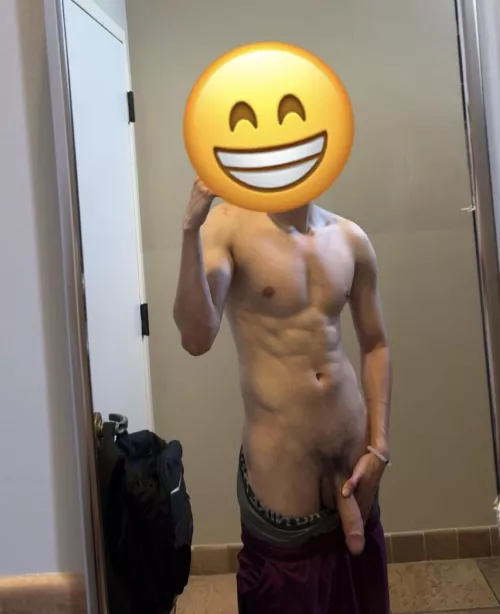 who likes skinny fit hung dick?