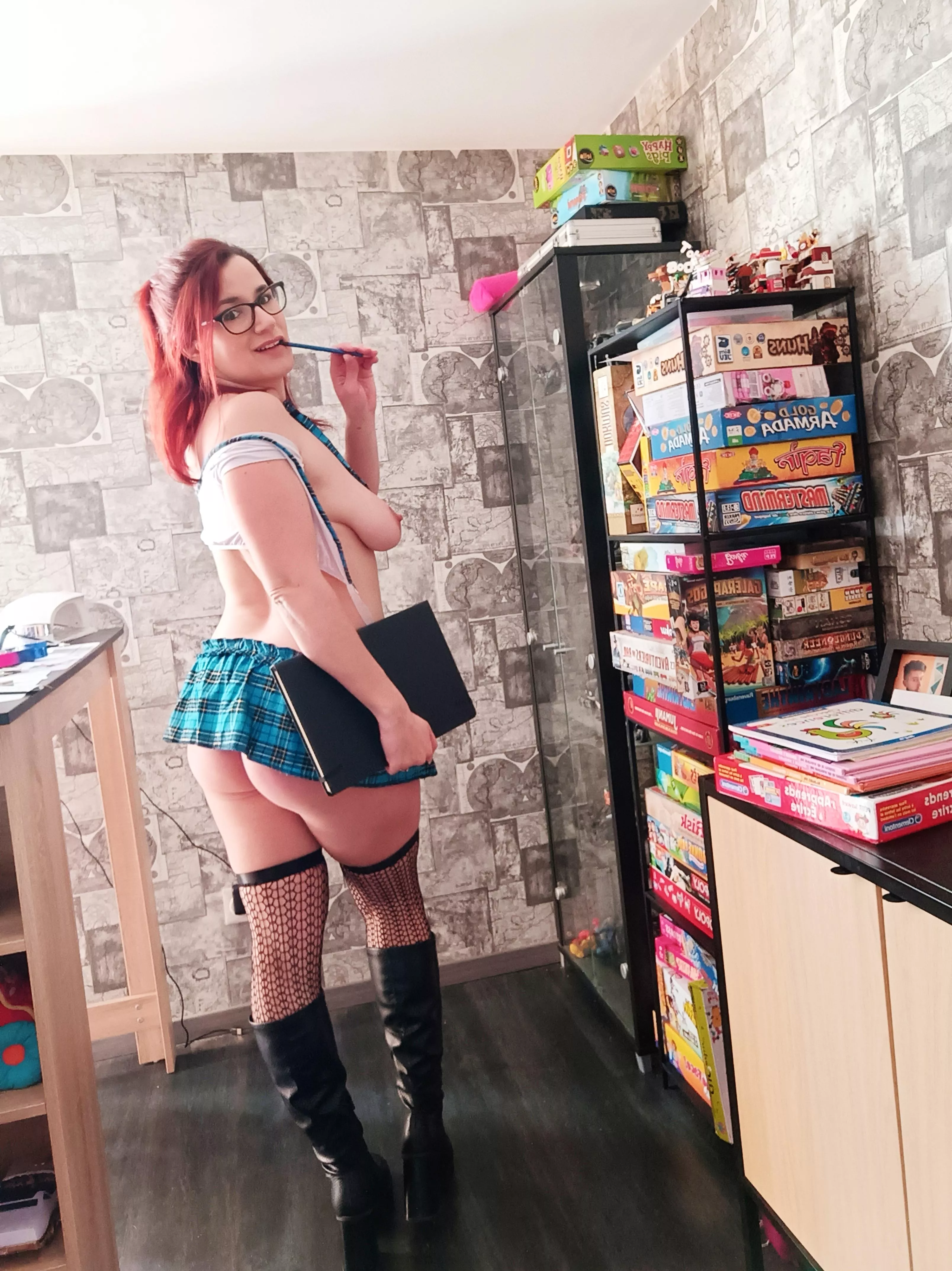 You should be paying attention to your classes 