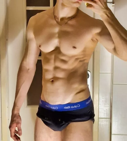 20 fit sub boy for a fit dom twunk/twink to control my orgasms