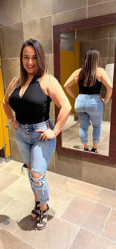 22 m stroking my cock, i want you to tell me how you'd use my sexy slutty fat ass m 0 mmy please degrade i got more pi cs snap is jayramrz