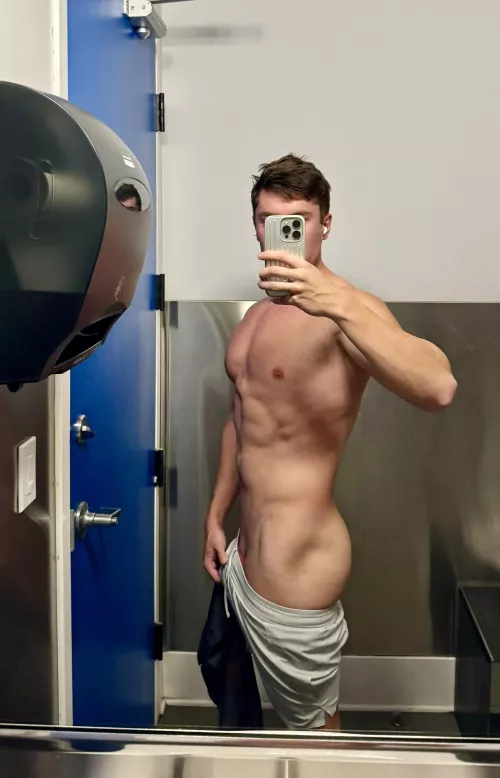 [28] Wasn’t even leg day.