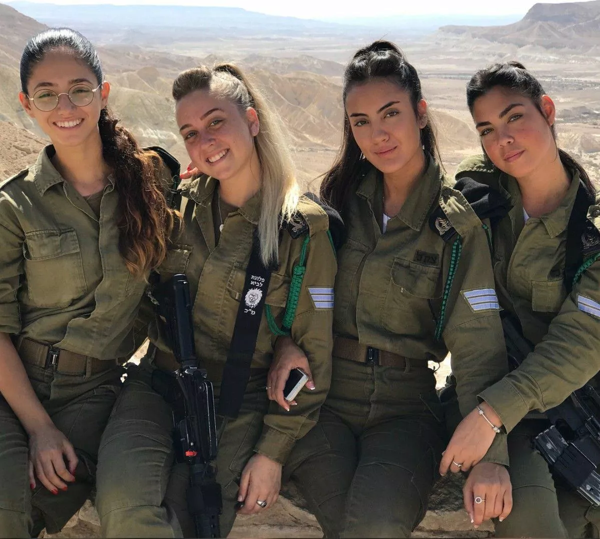 [4] Women in uniform 