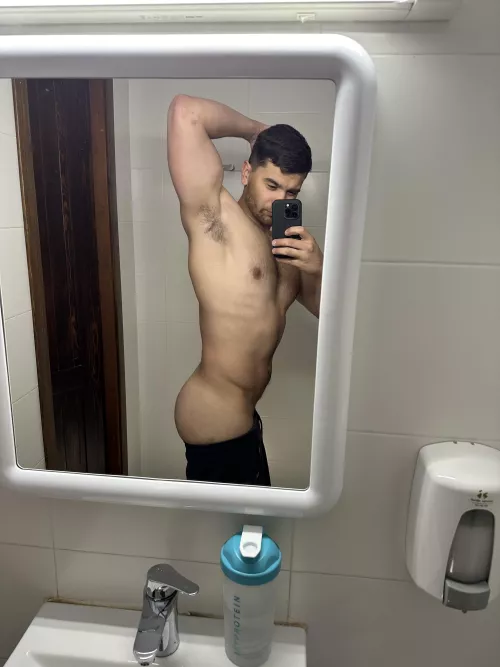 a straight but curious, how must it feel to give the hole?