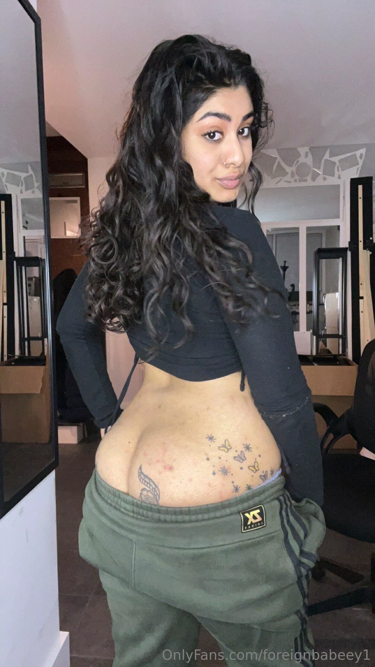 Are guys into brown bubble butts?