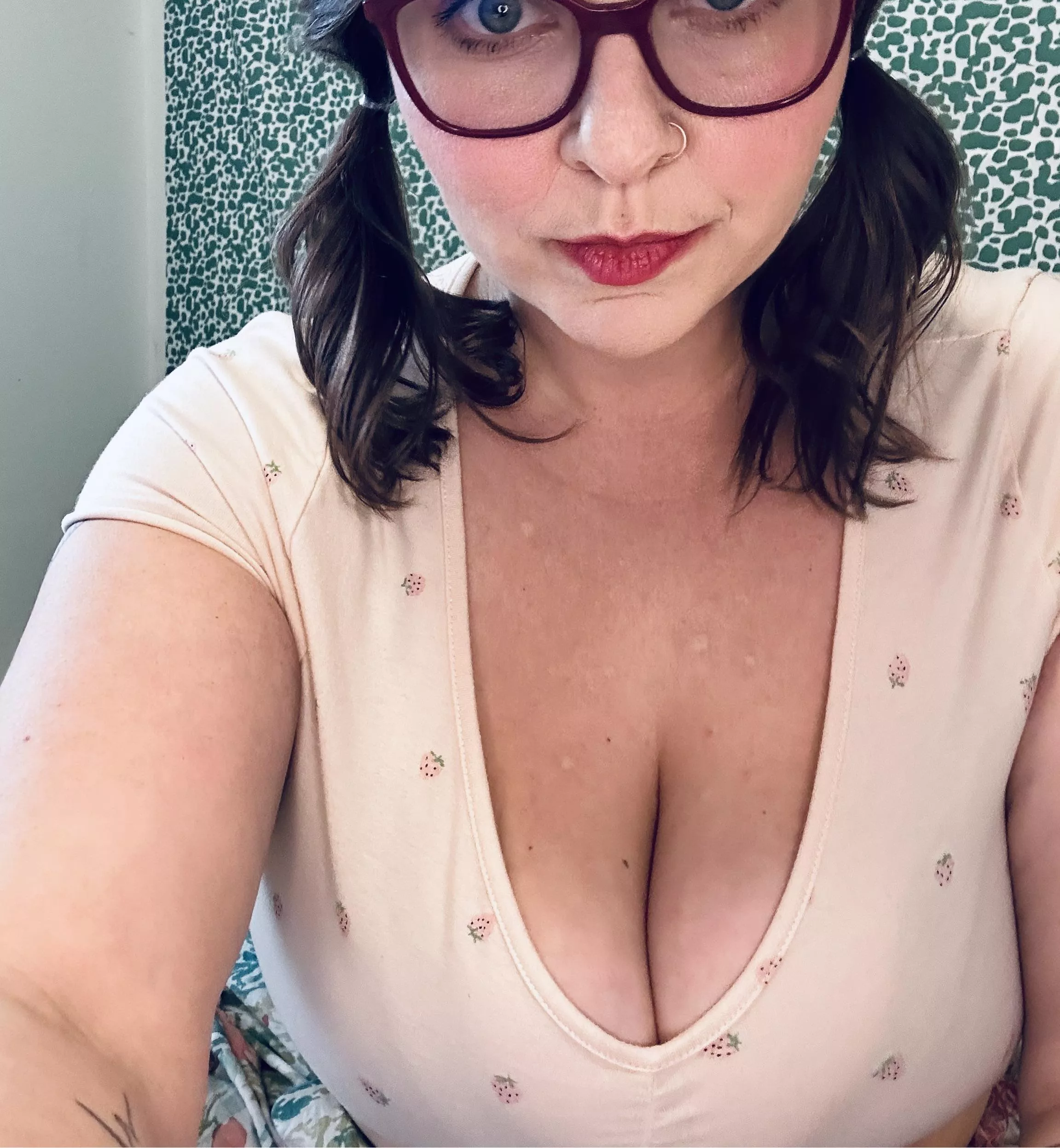 Bend me over and grab hold 🤤