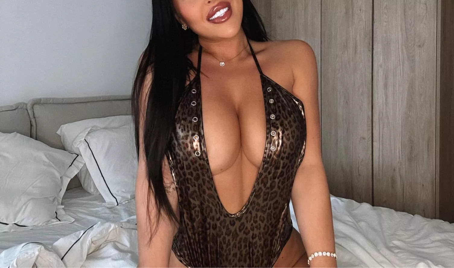 Can you come and entertain me