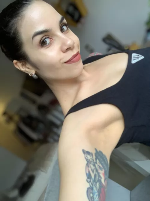 come rub my armpits... I'll wait for you 