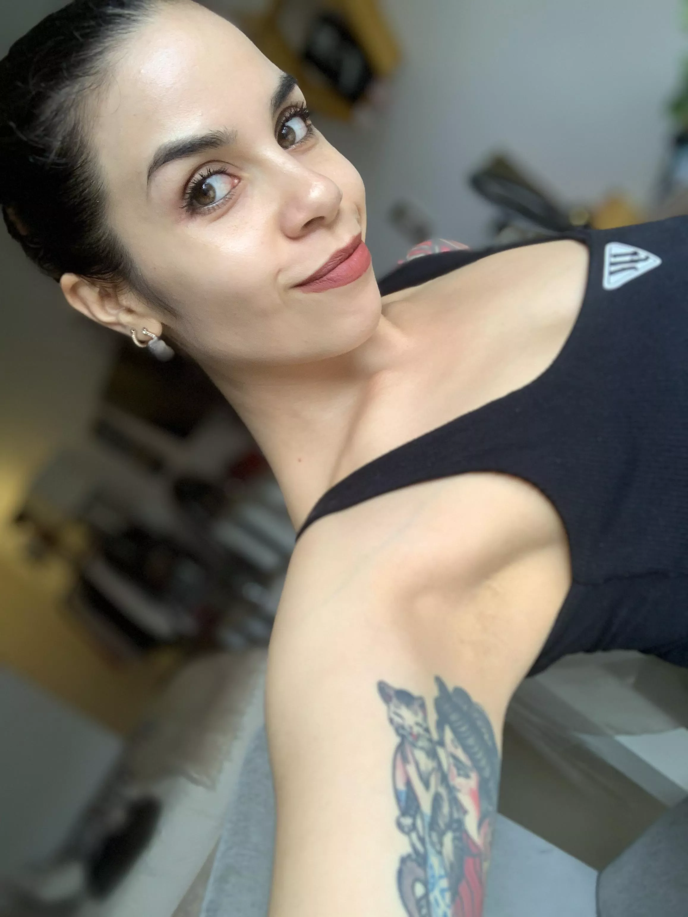 come rub my armpits... I'll wait for you 