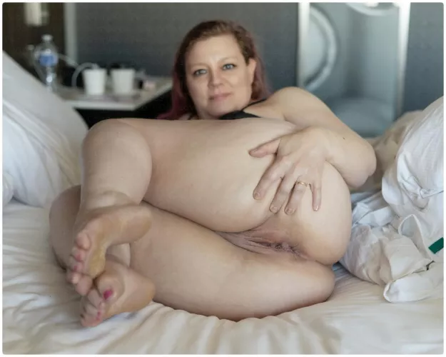 Cute feet, thick thighs, and milf booty with free choice of hole.