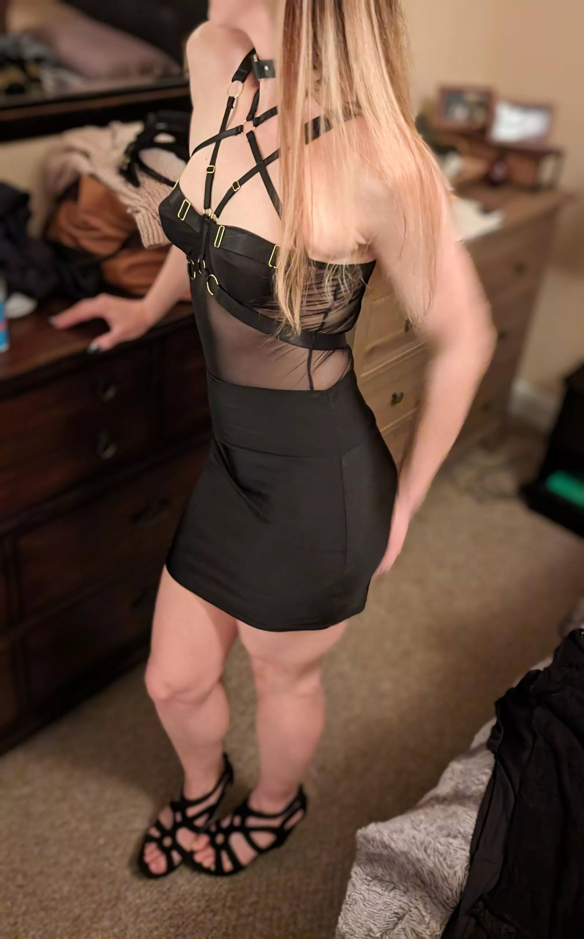 Girlfriend wants DP. Top 2 comments get further engagement and pics from her 💦