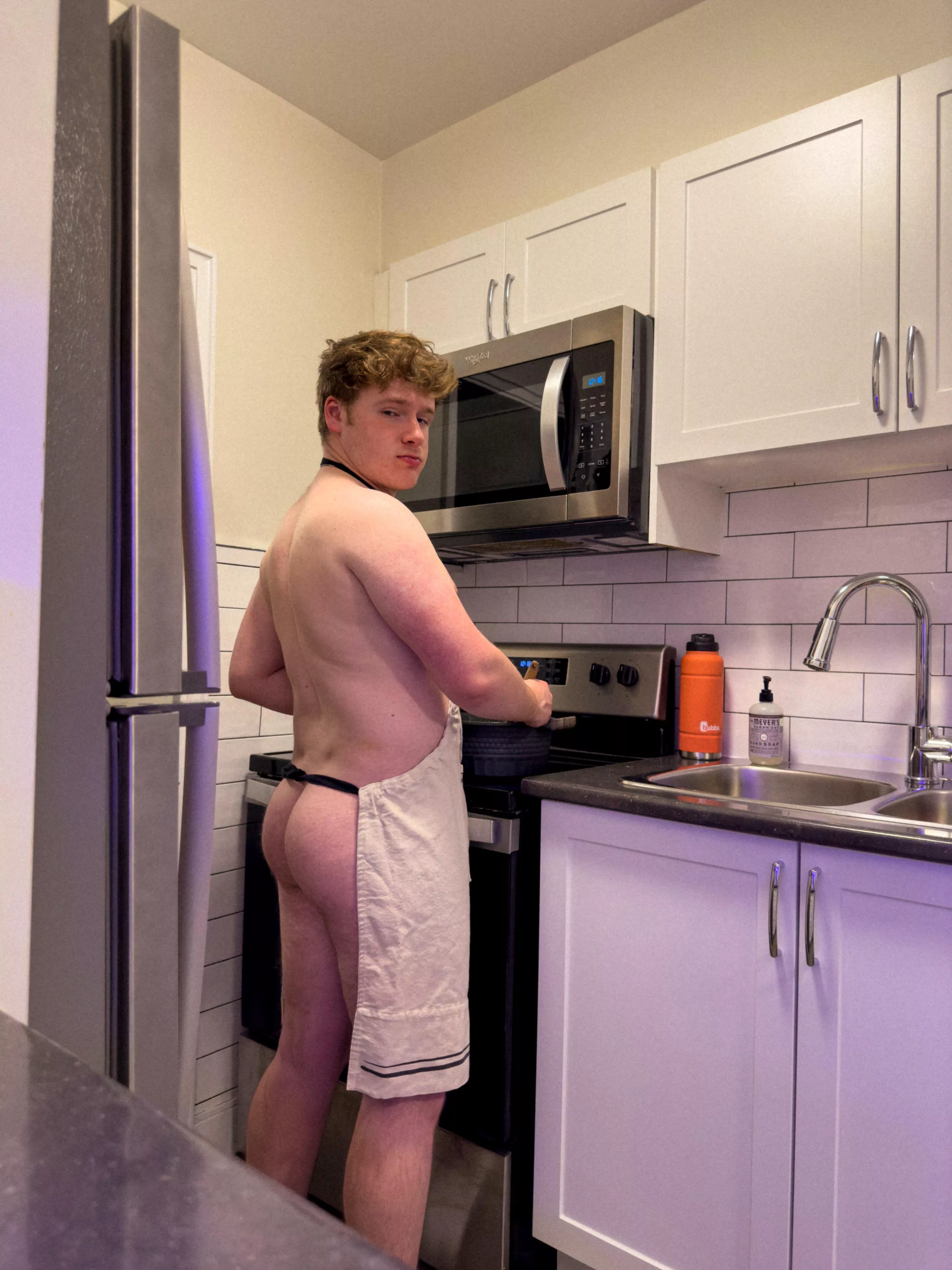 Good morning 🍑 [age 26]