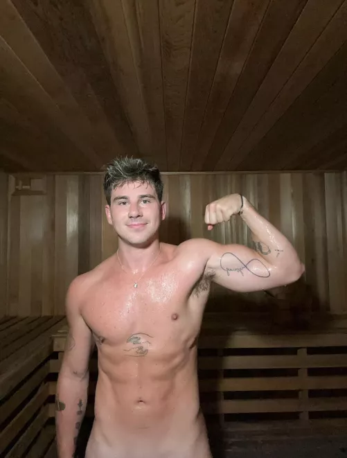 Gym sauna is my favourite place to chill out nude 