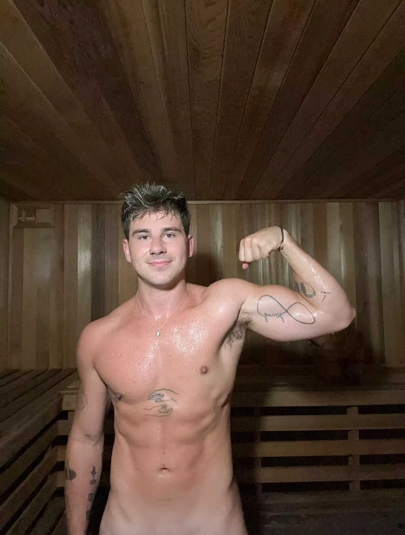 Gym sauna is my favourite place to chill out nude 