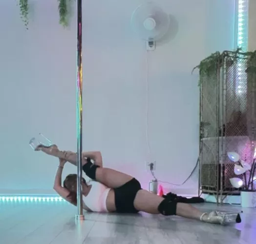 i hope you like your girls flexible ;)