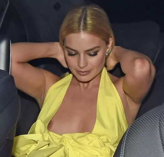 Margot Robbie 