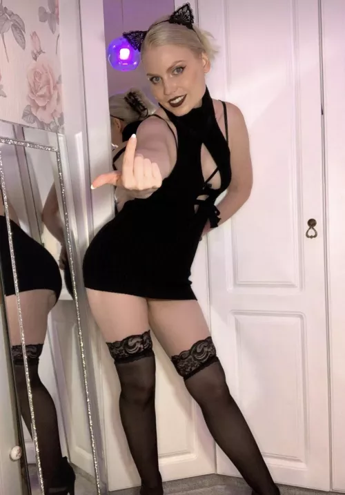 My husband likes watching me fuck other men , any takers