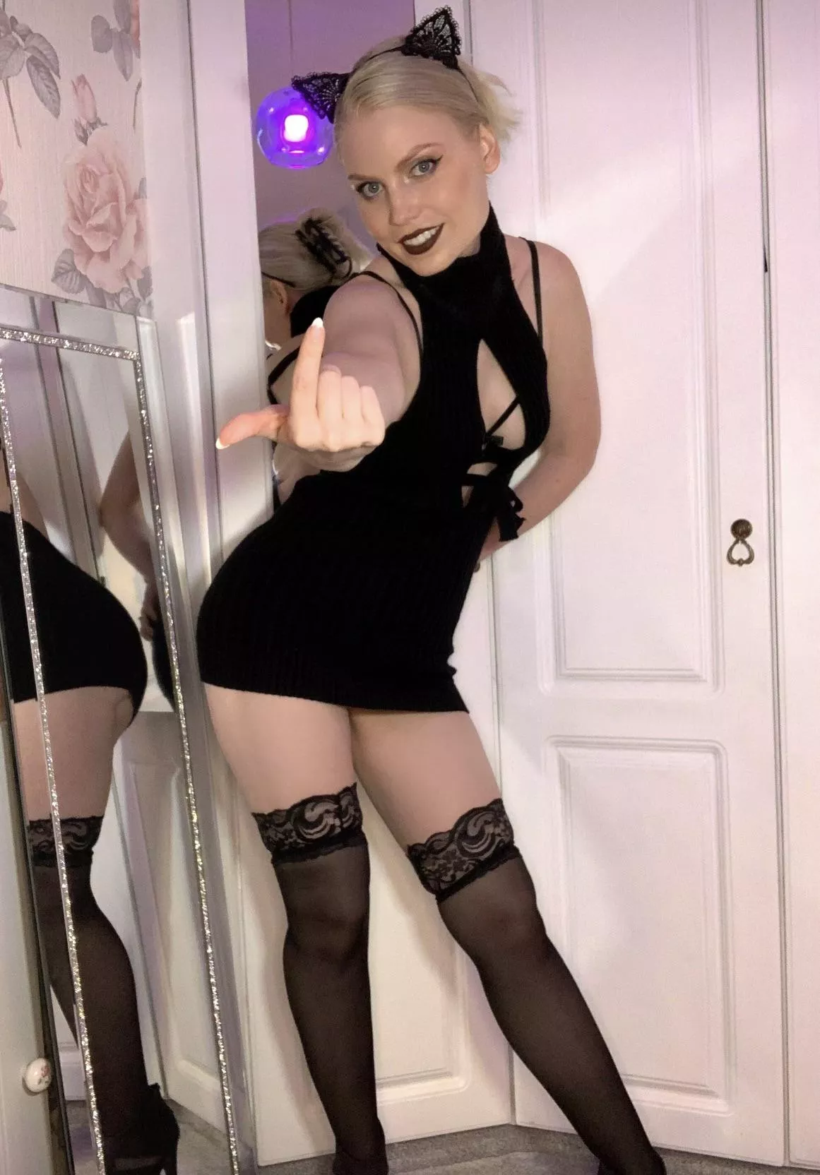 My husband likes watching me fuck other men , any takers