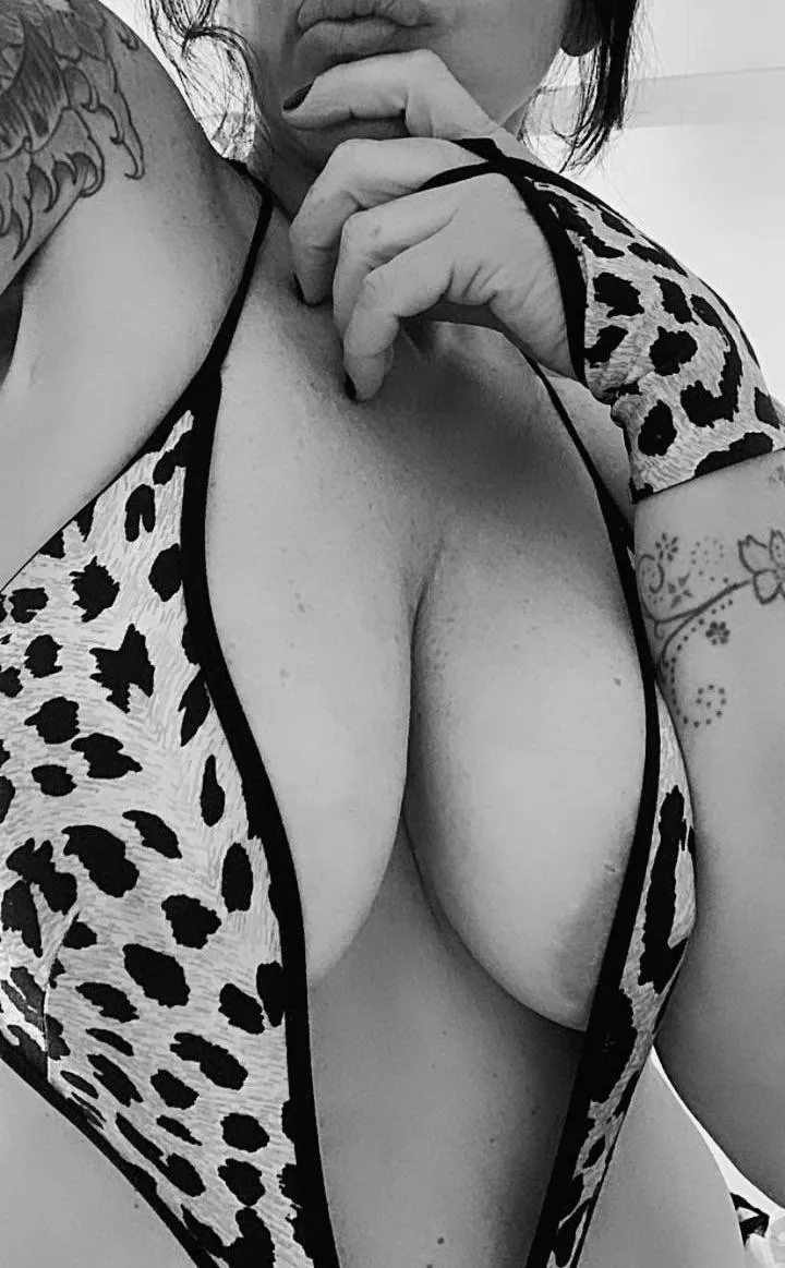 Natural milf very hot