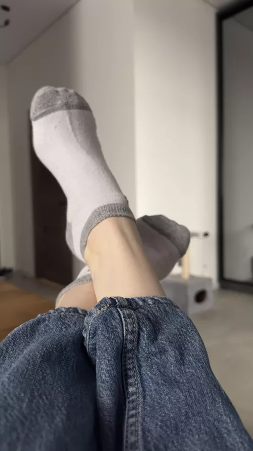 New day, new socks [F]