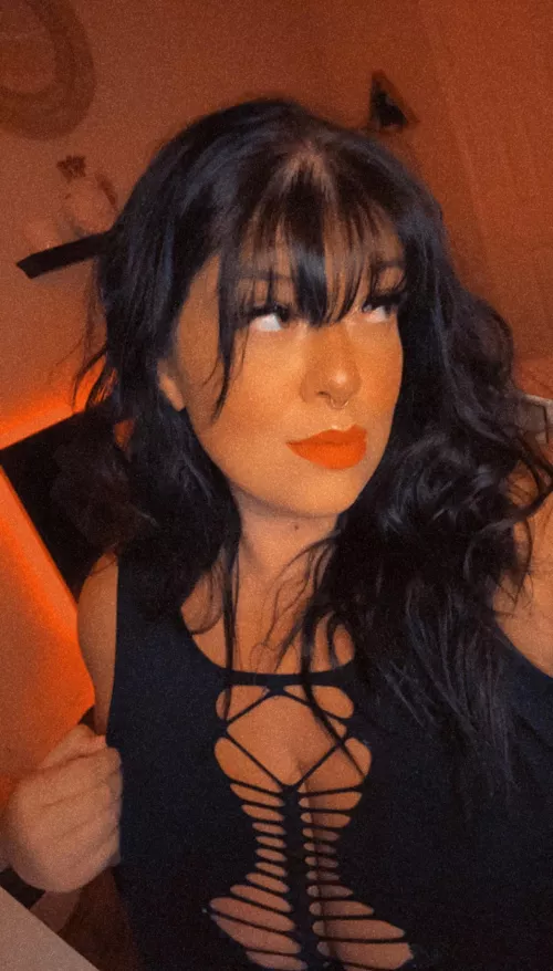 nothing like a red lip on a chubby girl with bangs 