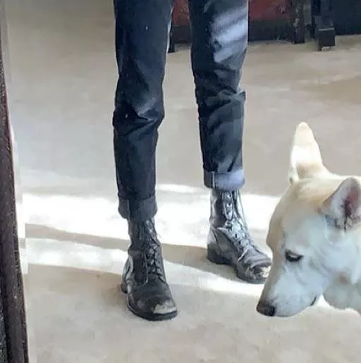 Please recommend me a good pair of combat goods similar to these 