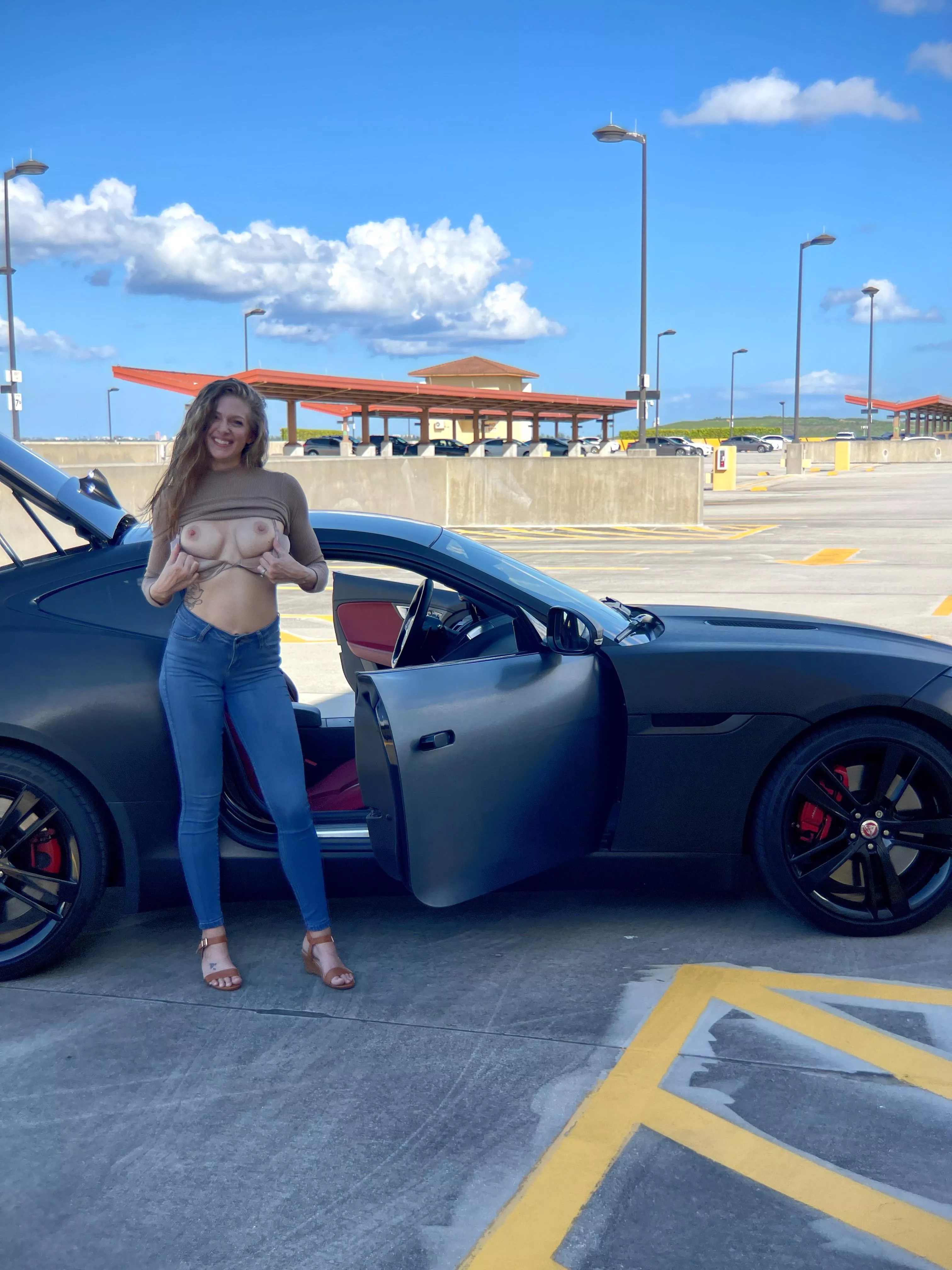 Pretty girls who like cars….